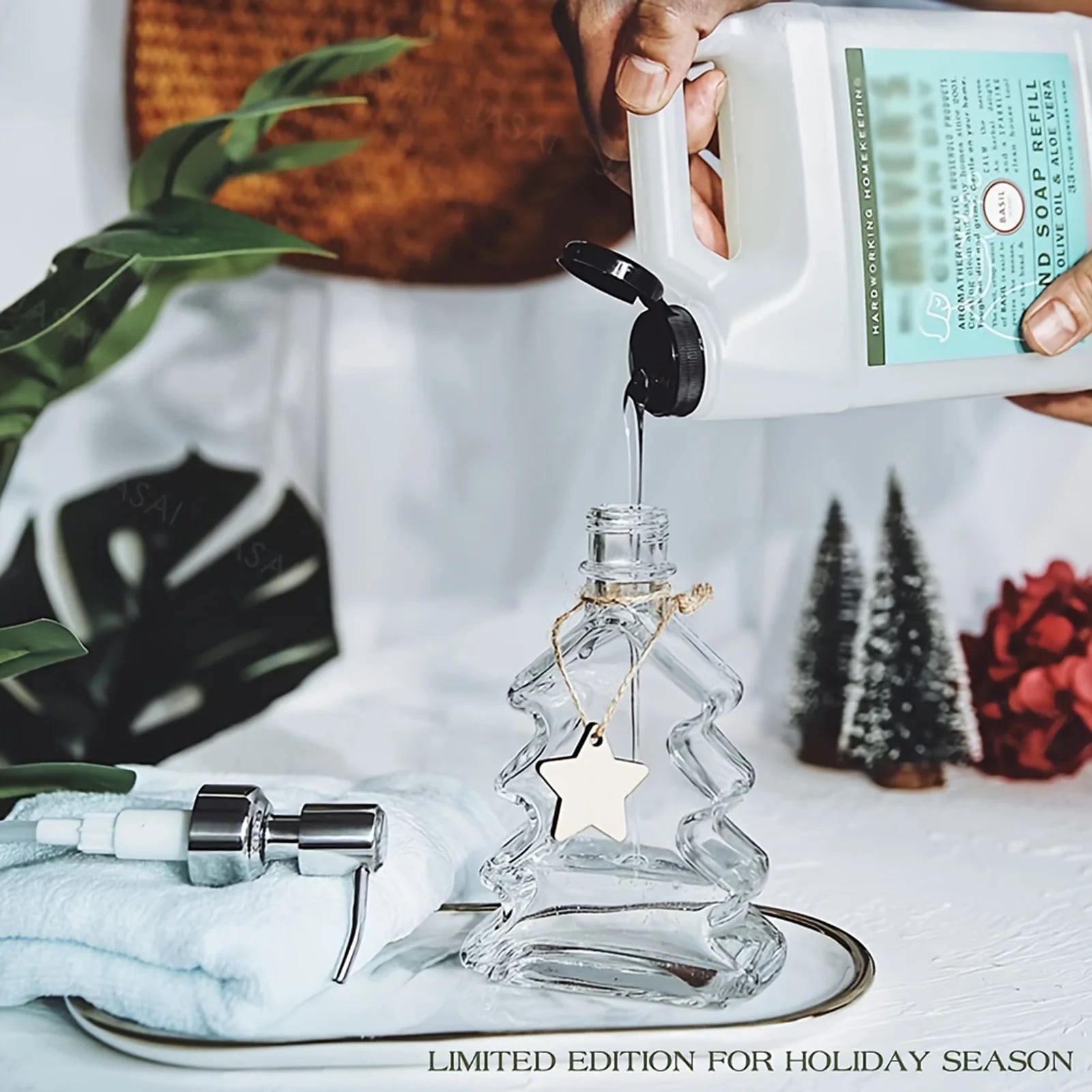 Decorative Bathroom Soap Dispense with Creative Christmas Tree Shape